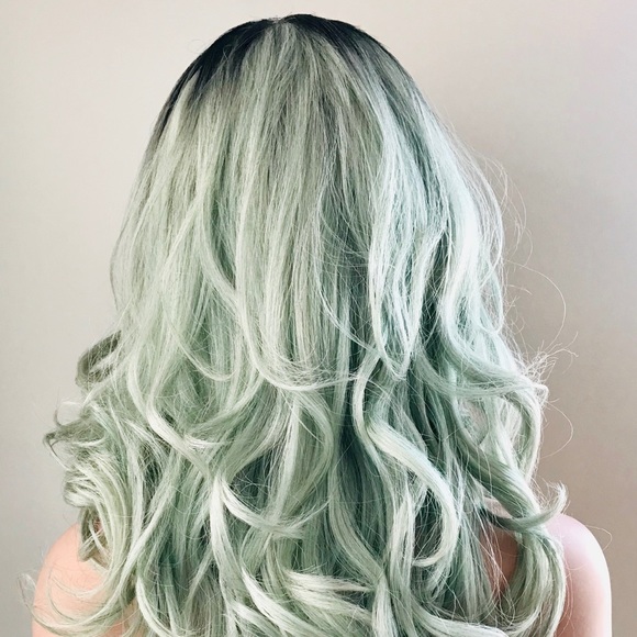 “Put On & Go” Ombre Pale Green 22” Premium Fiber Wig - Curling/Flat Iron Safe - Picture 7 of 8